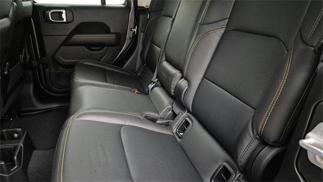 new 2025 Jeep Gladiator car, priced at $42,270