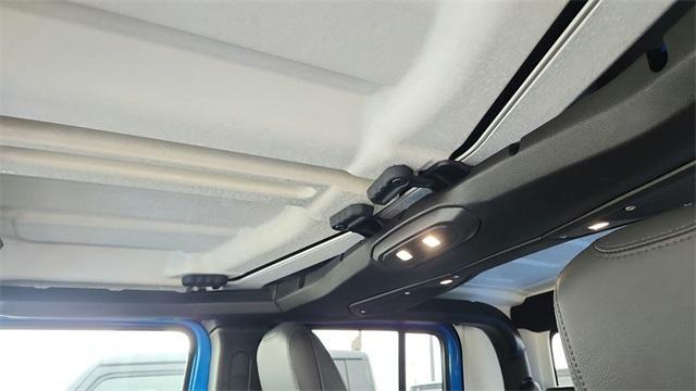 new 2025 Jeep Gladiator car, priced at $48,588