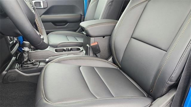 new 2025 Jeep Gladiator car, priced at $48,588