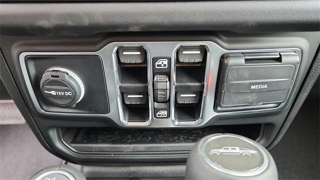 new 2025 Jeep Gladiator car, priced at $48,588
