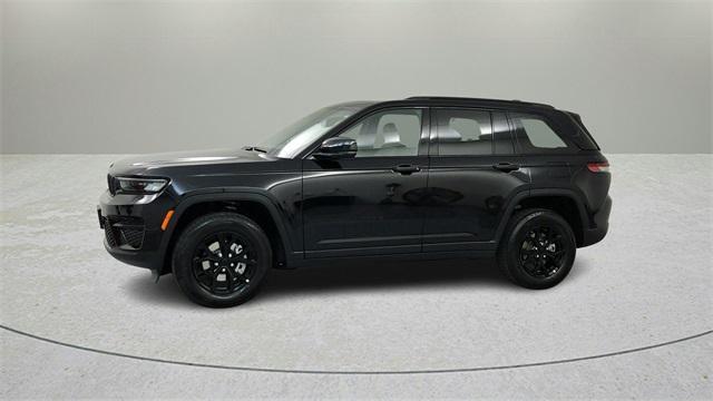 new 2025 Jeep Grand Cherokee car, priced at $39,999