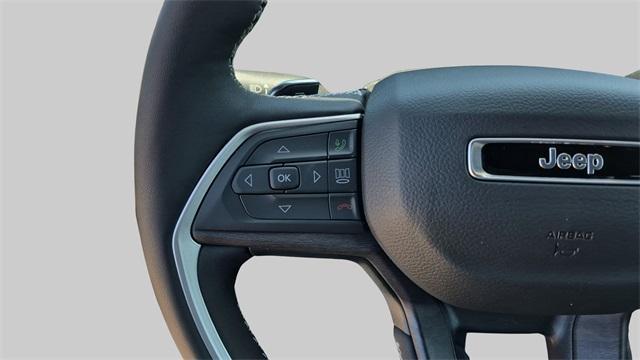new 2025 Jeep Grand Cherokee car, priced at $42,890