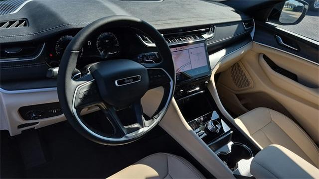 new 2025 Jeep Grand Cherokee car, priced at $47,010