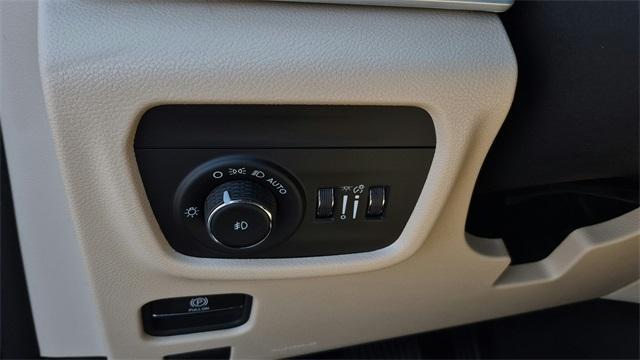 new 2025 Jeep Grand Cherokee car, priced at $47,010