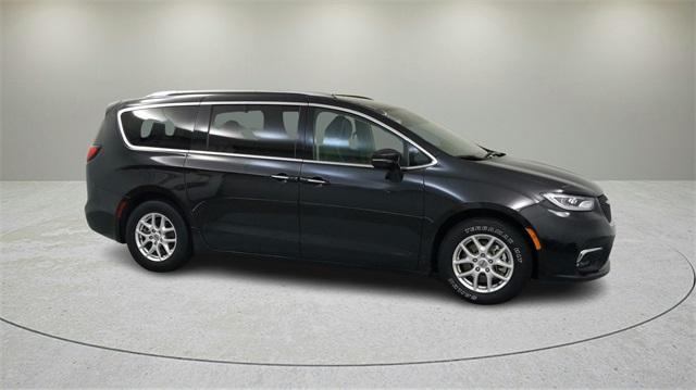 new 2024 Chrysler Pacifica car, priced at $39,875