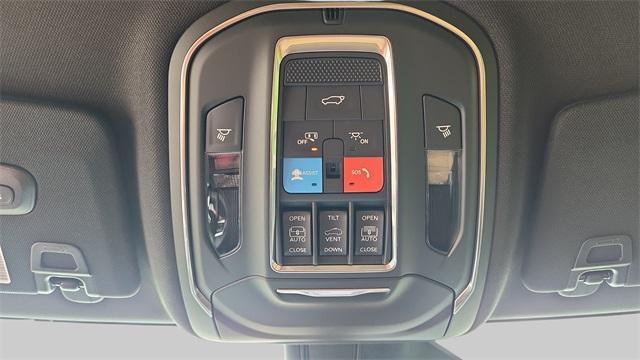 new 2025 Jeep Grand Cherokee car, priced at $53,519