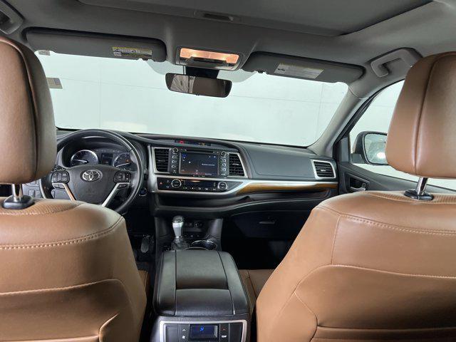 used 2018 Toyota Highlander car, priced at $28,900