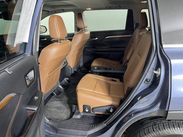 used 2018 Toyota Highlander car, priced at $28,900