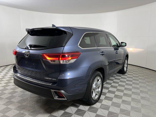 used 2018 Toyota Highlander car, priced at $28,900