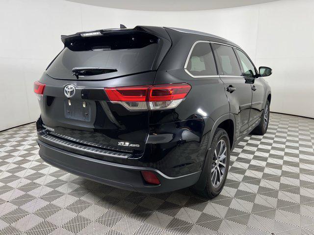 used 2019 Toyota Highlander car, priced at $28,500