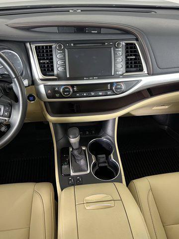used 2019 Toyota Highlander car, priced at $28,500