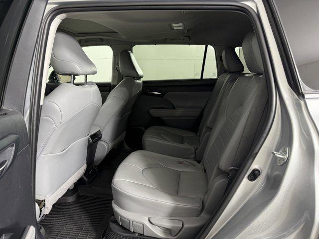 used 2021 Toyota Highlander Hybrid car, priced at $41,000