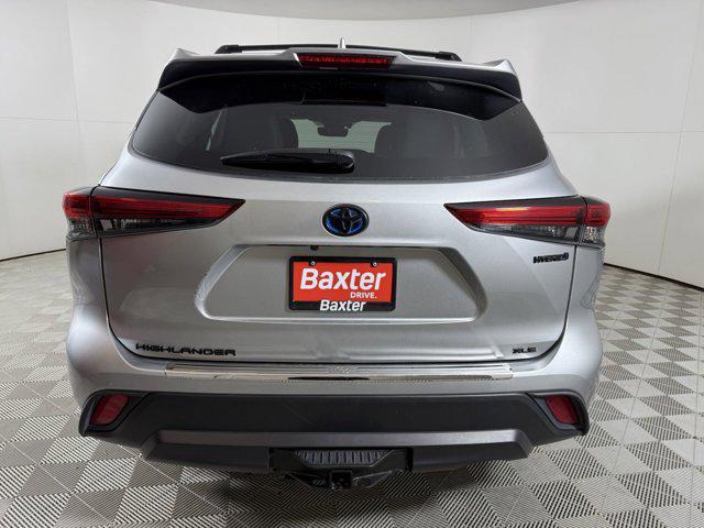 used 2021 Toyota Highlander Hybrid car, priced at $41,000