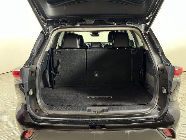 used 2021 Toyota Highlander car, priced at $33,000