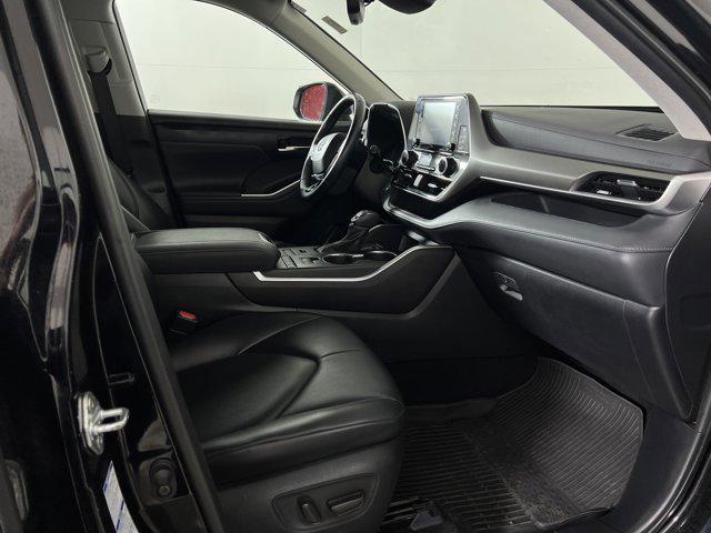used 2021 Toyota Highlander car, priced at $33,000