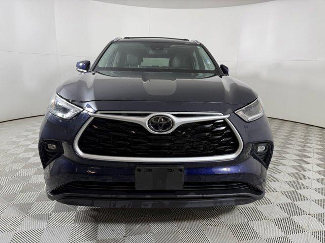 used 2021 Toyota Highlander car, priced at $36,900