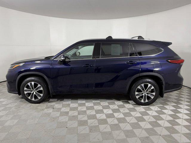 used 2021 Toyota Highlander car, priced at $36,900