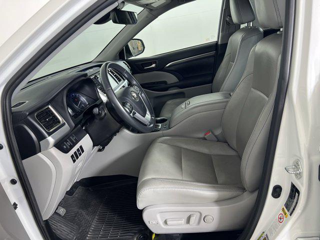 used 2019 Toyota Highlander car, priced at $32,900