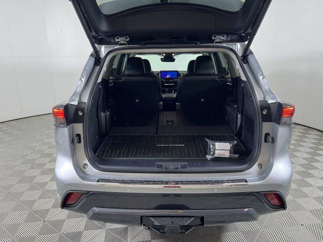 new 2025 Toyota Highlander car, priced at $53,997