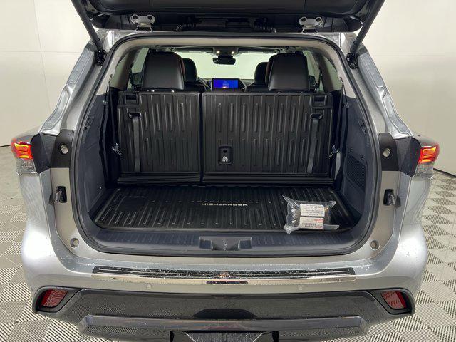 new 2025 Toyota Highlander car, priced at $53,997