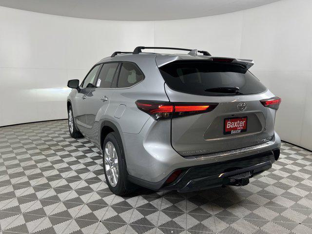 new 2025 Toyota Highlander car, priced at $53,997