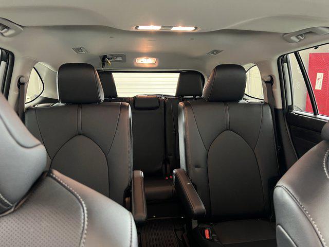 new 2025 Toyota Highlander car, priced at $53,997