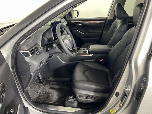 new 2025 Toyota Highlander car, priced at $53,997