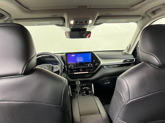 new 2025 Toyota Highlander car, priced at $53,997