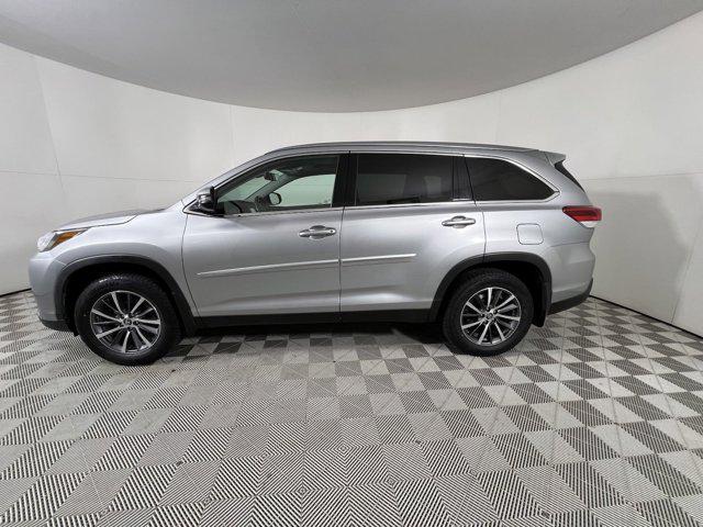 used 2019 Toyota Highlander car, priced at $26,300