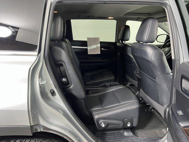 used 2019 Toyota Highlander car, priced at $26,300