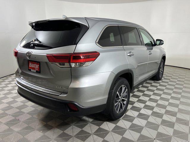 used 2019 Toyota Highlander car, priced at $26,300