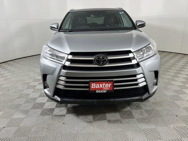 used 2019 Toyota Highlander car, priced at $26,300