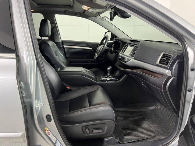 used 2019 Toyota Highlander car, priced at $26,300