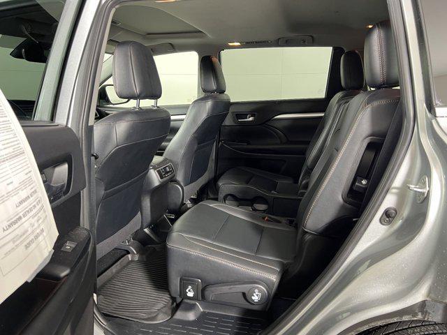 used 2019 Toyota Highlander car, priced at $26,300