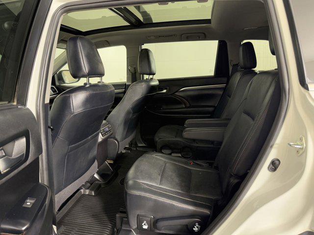 used 2019 Toyota Highlander Hybrid car, priced at $32,000