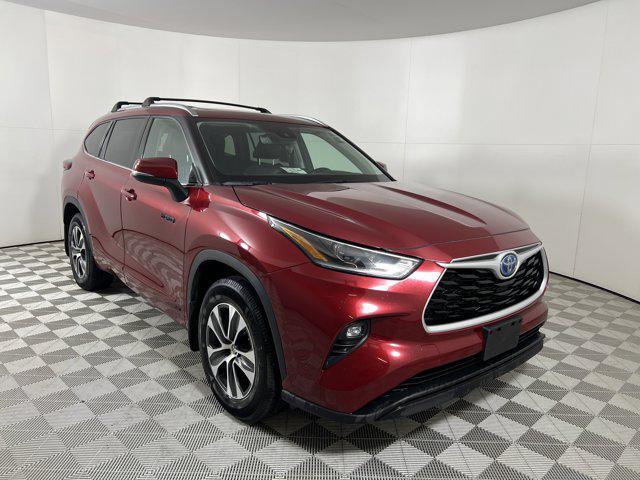 used 2021 Toyota Highlander Hybrid car, priced at $36,900