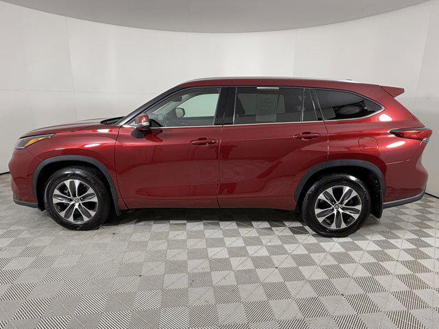 used 2021 Toyota Highlander car, priced at $42,900