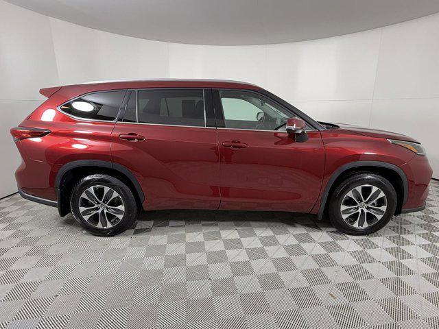 used 2021 Toyota Highlander car, priced at $42,900