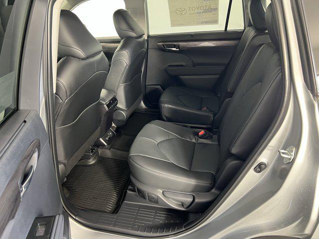 new 2025 Toyota Highlander car, priced at $53,003