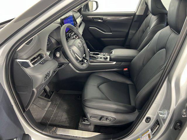 new 2025 Toyota Highlander car, priced at $53,003