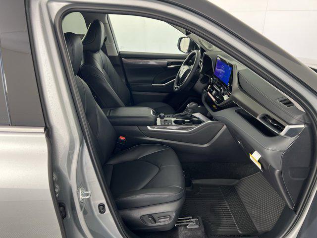 new 2025 Toyota Highlander car, priced at $53,003