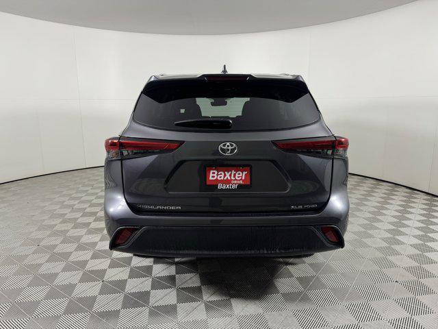 used 2023 Toyota Highlander car, priced at $39,000