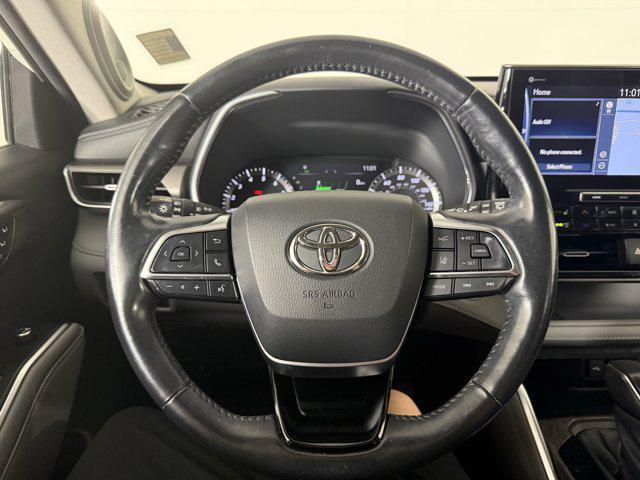 used 2021 Toyota Highlander car, priced at $40,000
