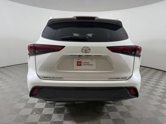 used 2021 Toyota Highlander car, priced at $40,000