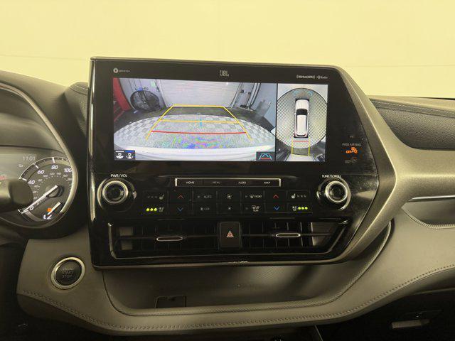 used 2021 Toyota Highlander car, priced at $40,000
