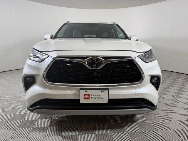 used 2021 Toyota Highlander car, priced at $40,000
