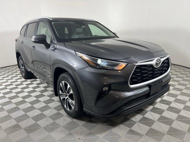 used 2023 Toyota Highlander car, priced at $43,500