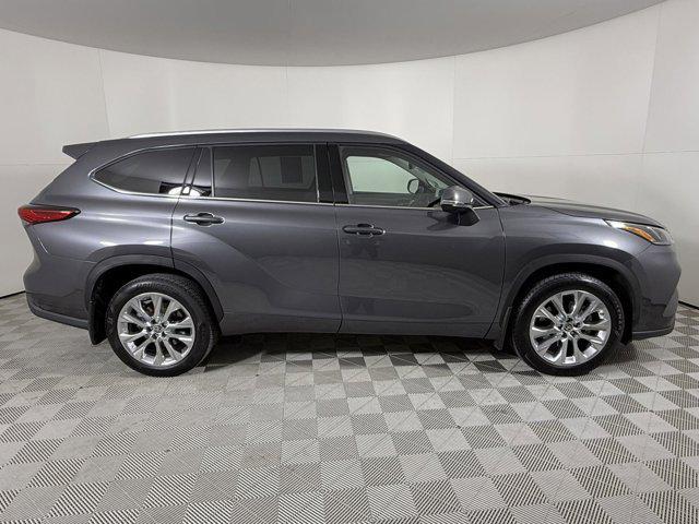 used 2022 Toyota Highlander car, priced at $44,500