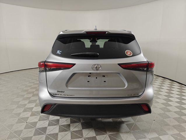 used 2021 Toyota Highlander car, priced at $34,500