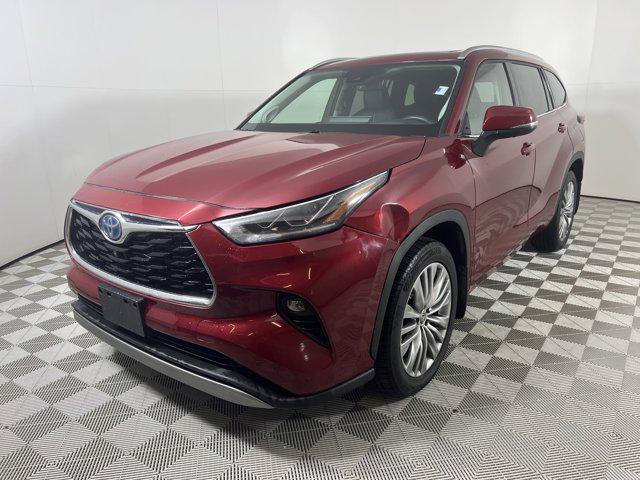 used 2022 Toyota Highlander Hybrid car, priced at $45,900